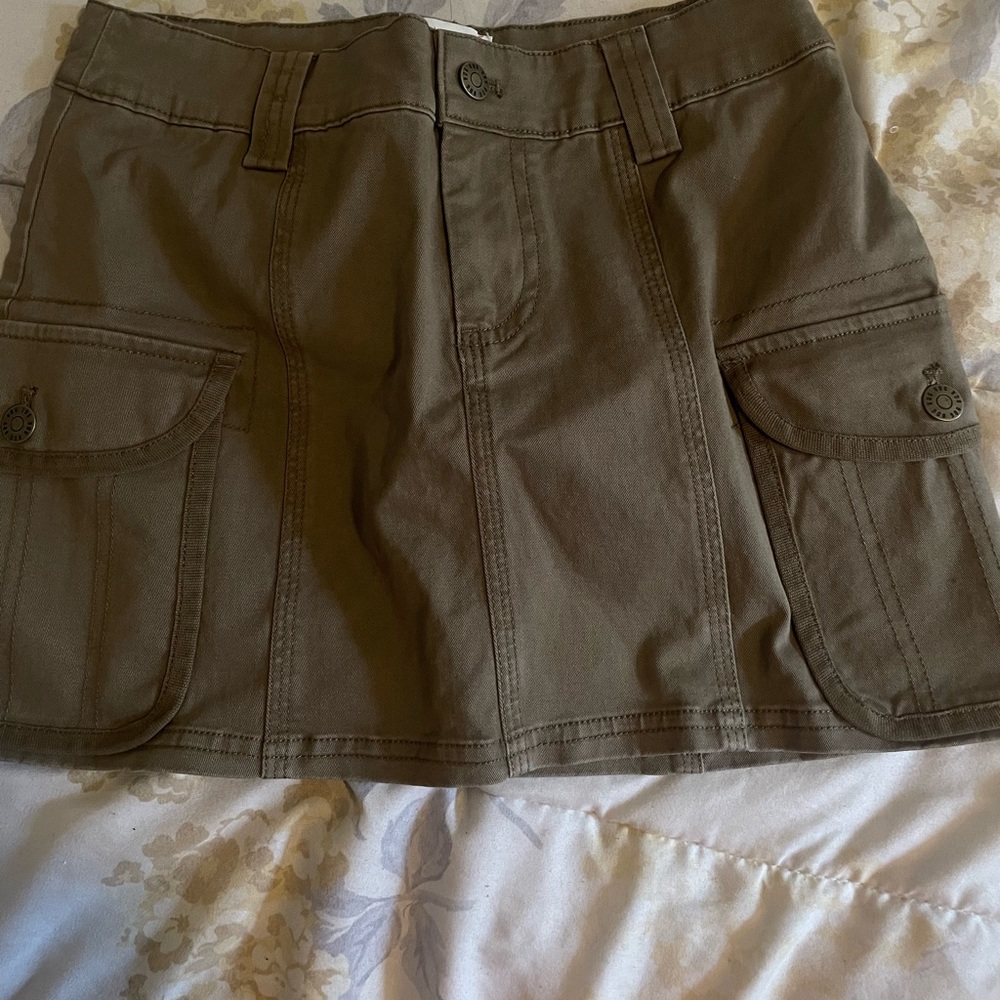 BDG Devon Cargo Mini Skirt!!